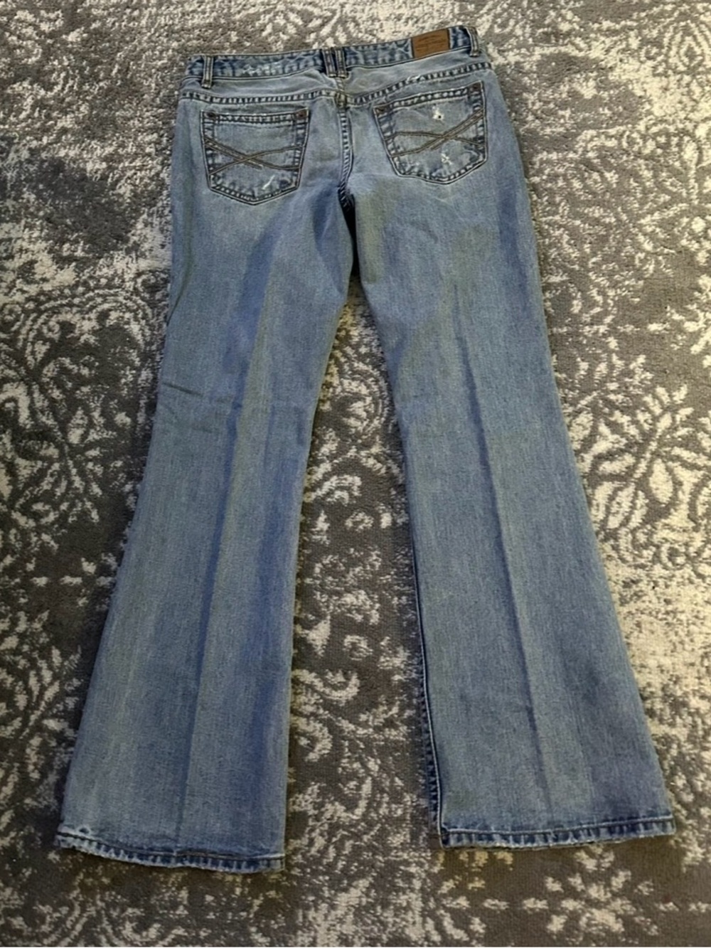 Vintage women’s Aeropostale jeans with a medium-light wash size 11/12